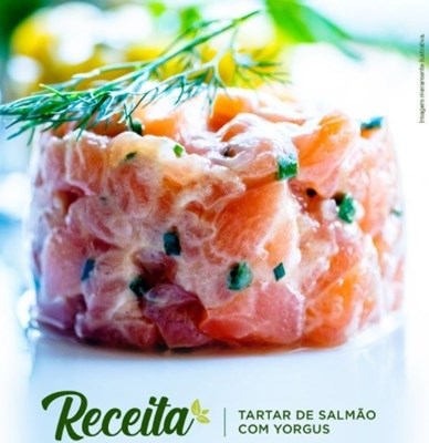 Tartar de Salmão com Yorgus